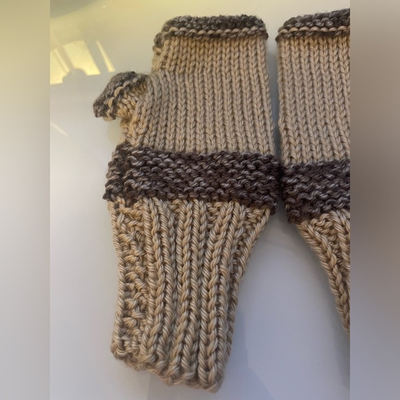 Handmade fingerless gloves S/M tan and brown - Picture 3 of 4